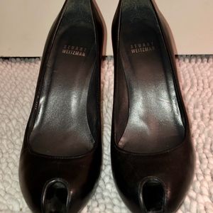 Black peep toe pumps